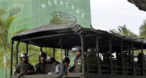 البرازيل تنشر عشرة آلاف جندي في محيط "ماراكانا" لتأمين نهائي كأس القارات